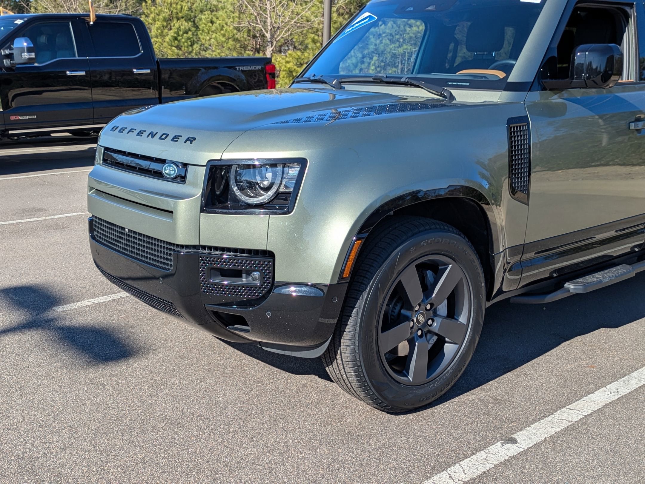 2024 Land Rover Defender X-Dynamic SE