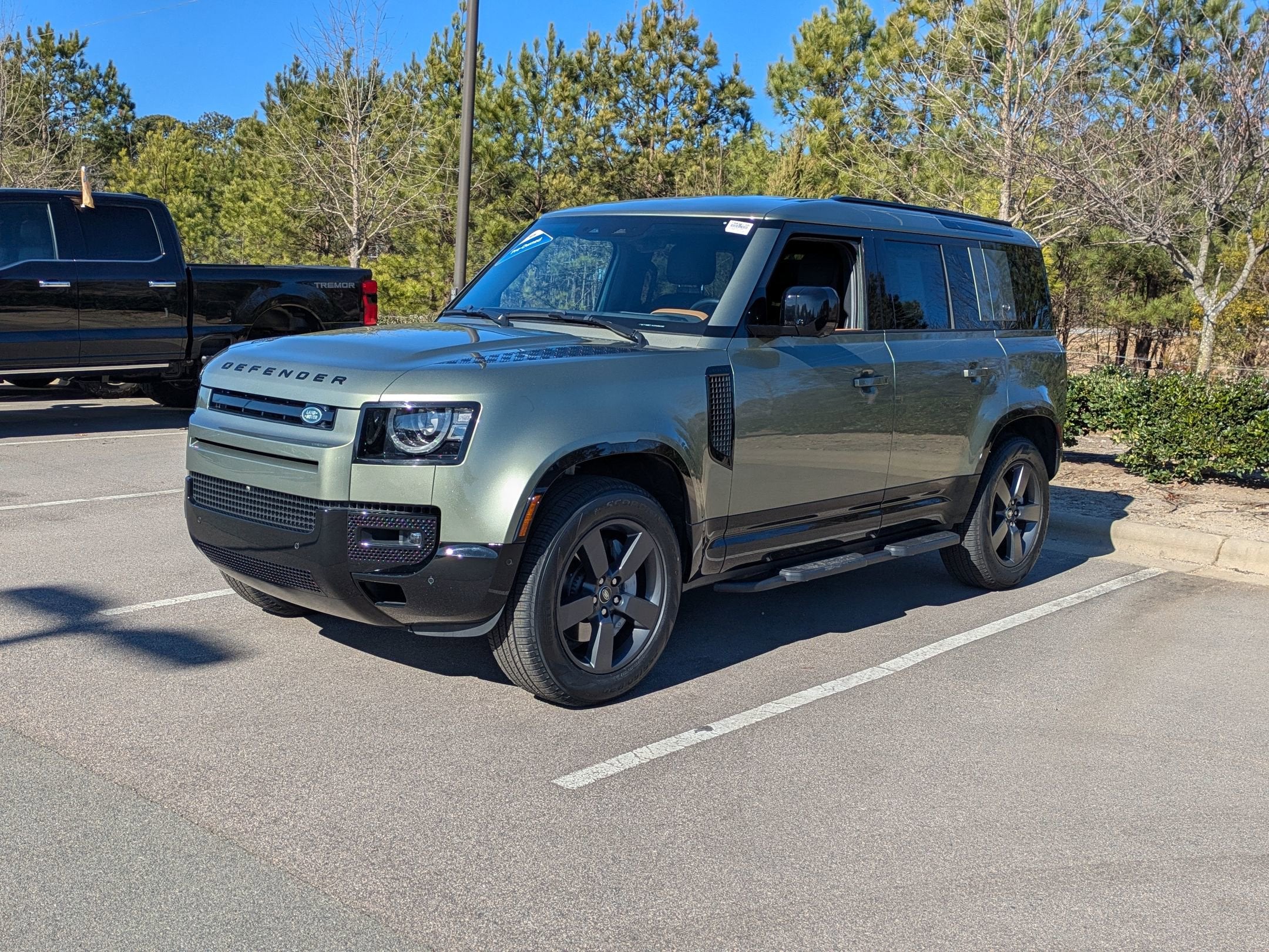2024 Land Rover Defender X-Dynamic SE