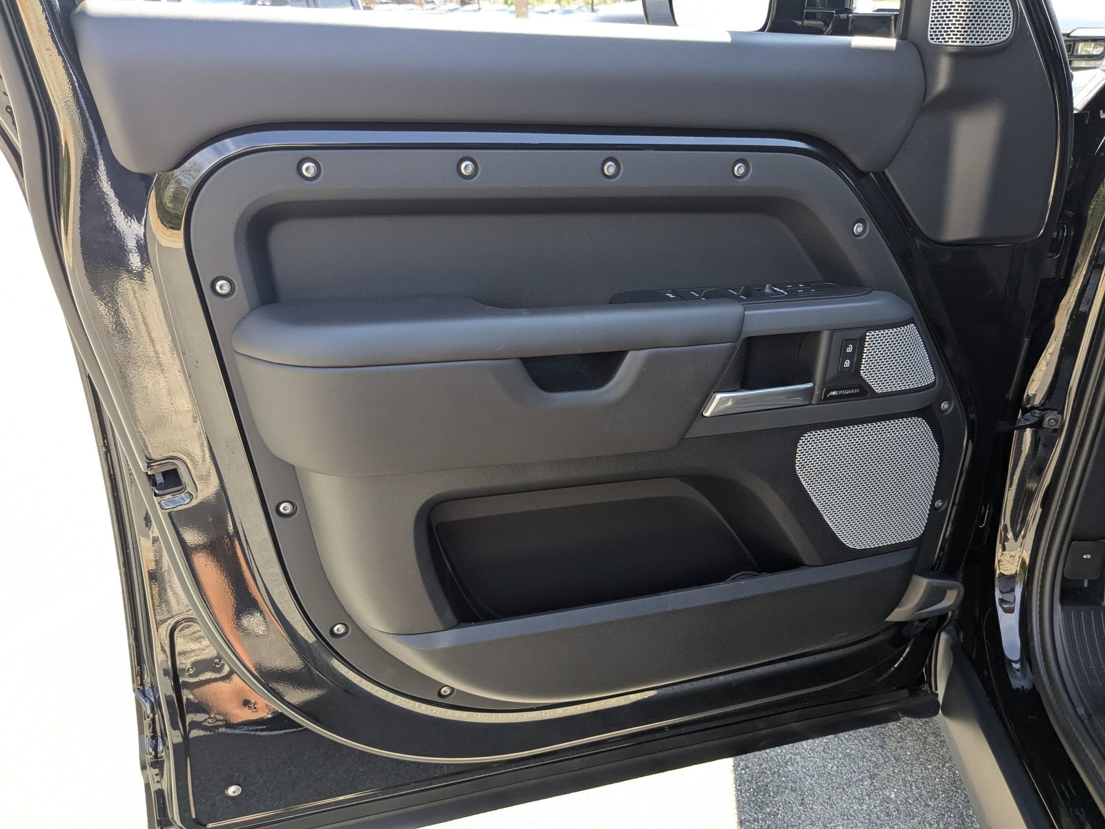 2024 Land Rover Defender X-Dynamic SE