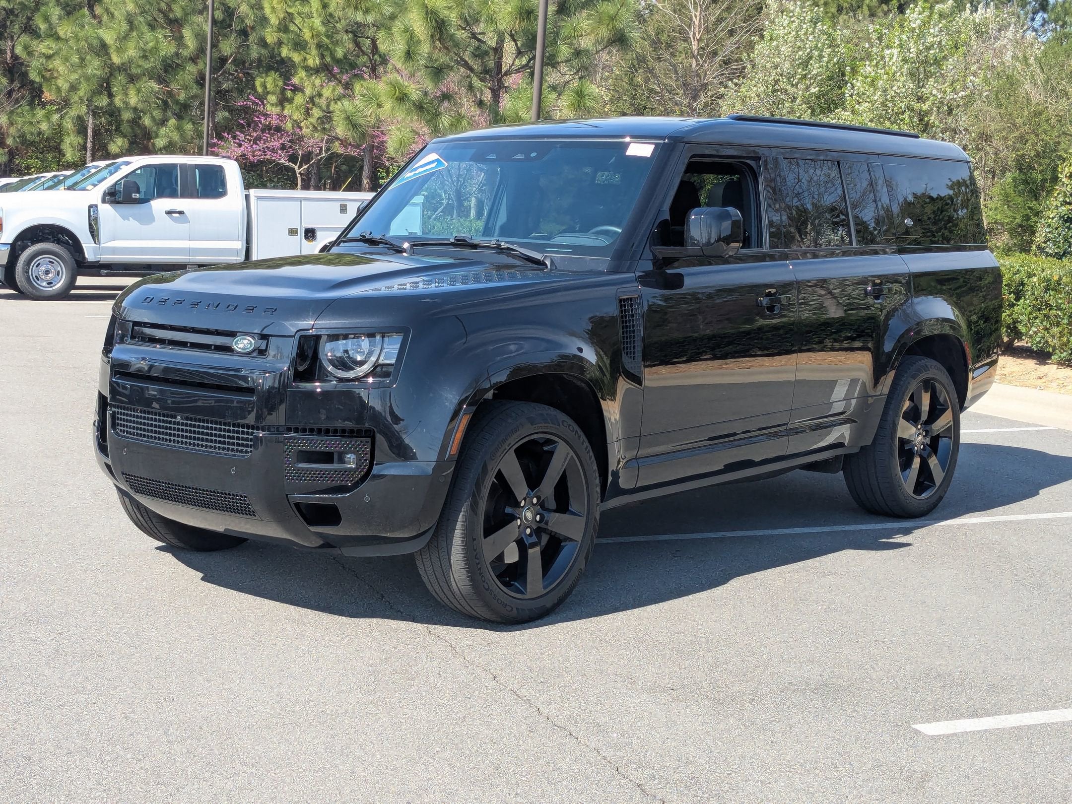 2024 Land Rover Defender X-Dynamic SE