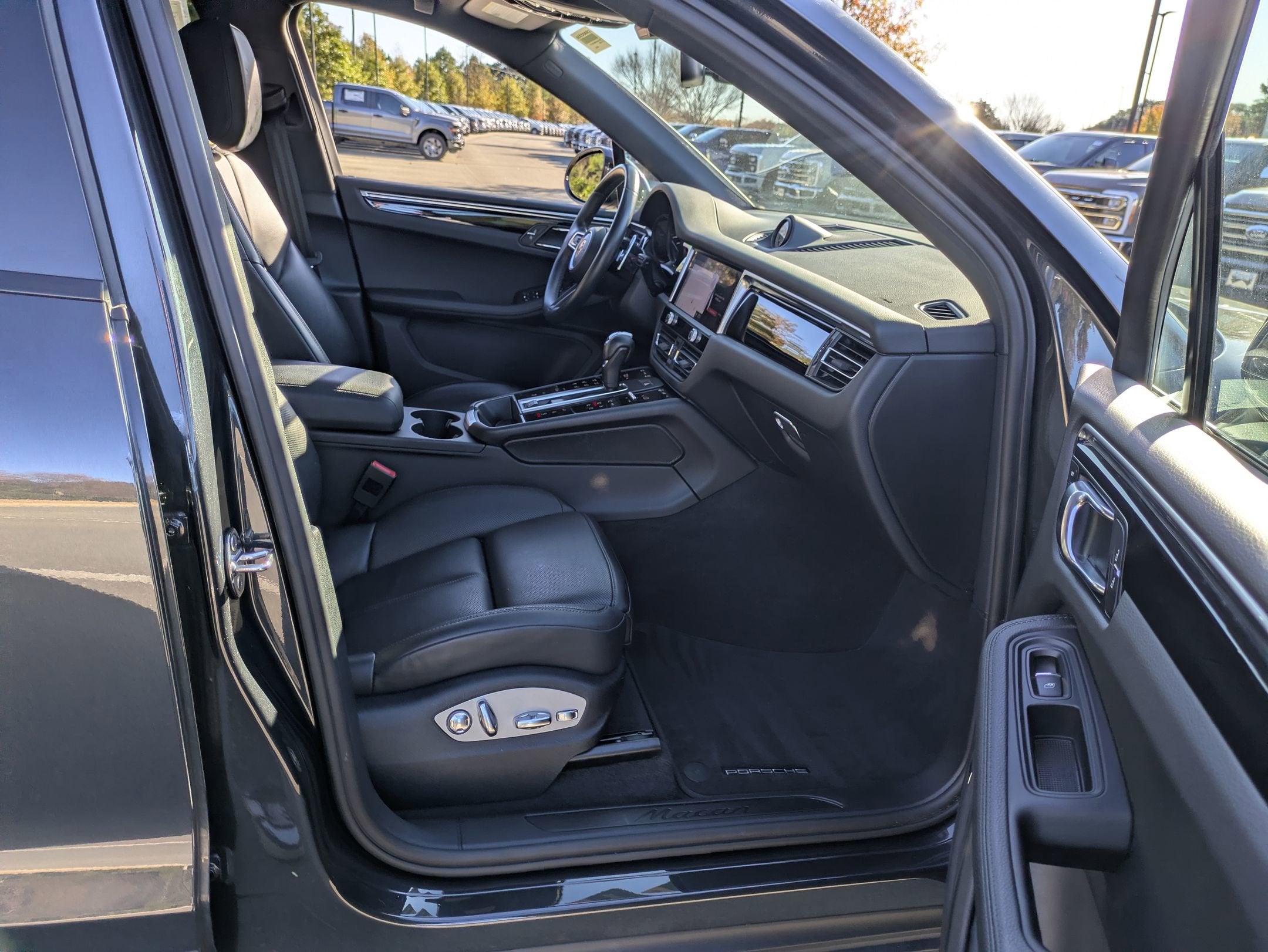 2024 Porsche Macan T