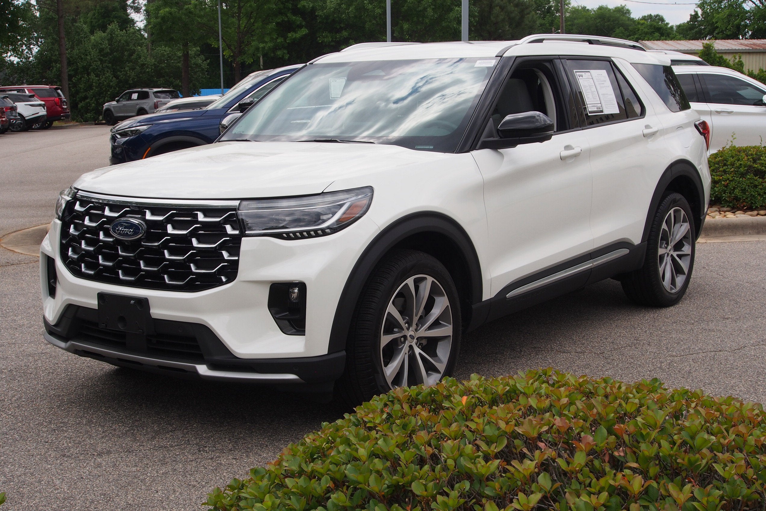 2025 Ford Explorer Platinum