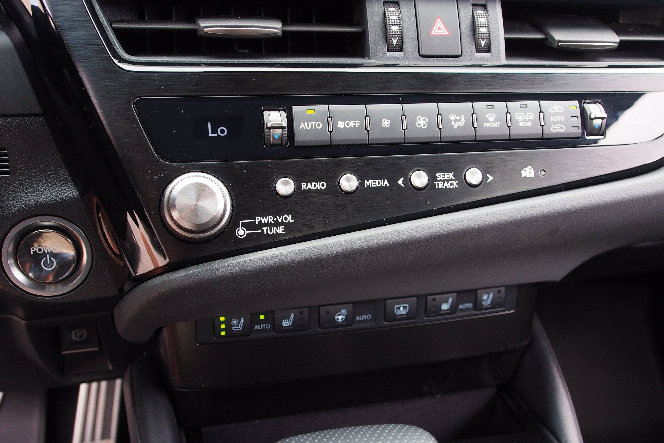 2024 Lexus ES ES 300h F SPORT Handling