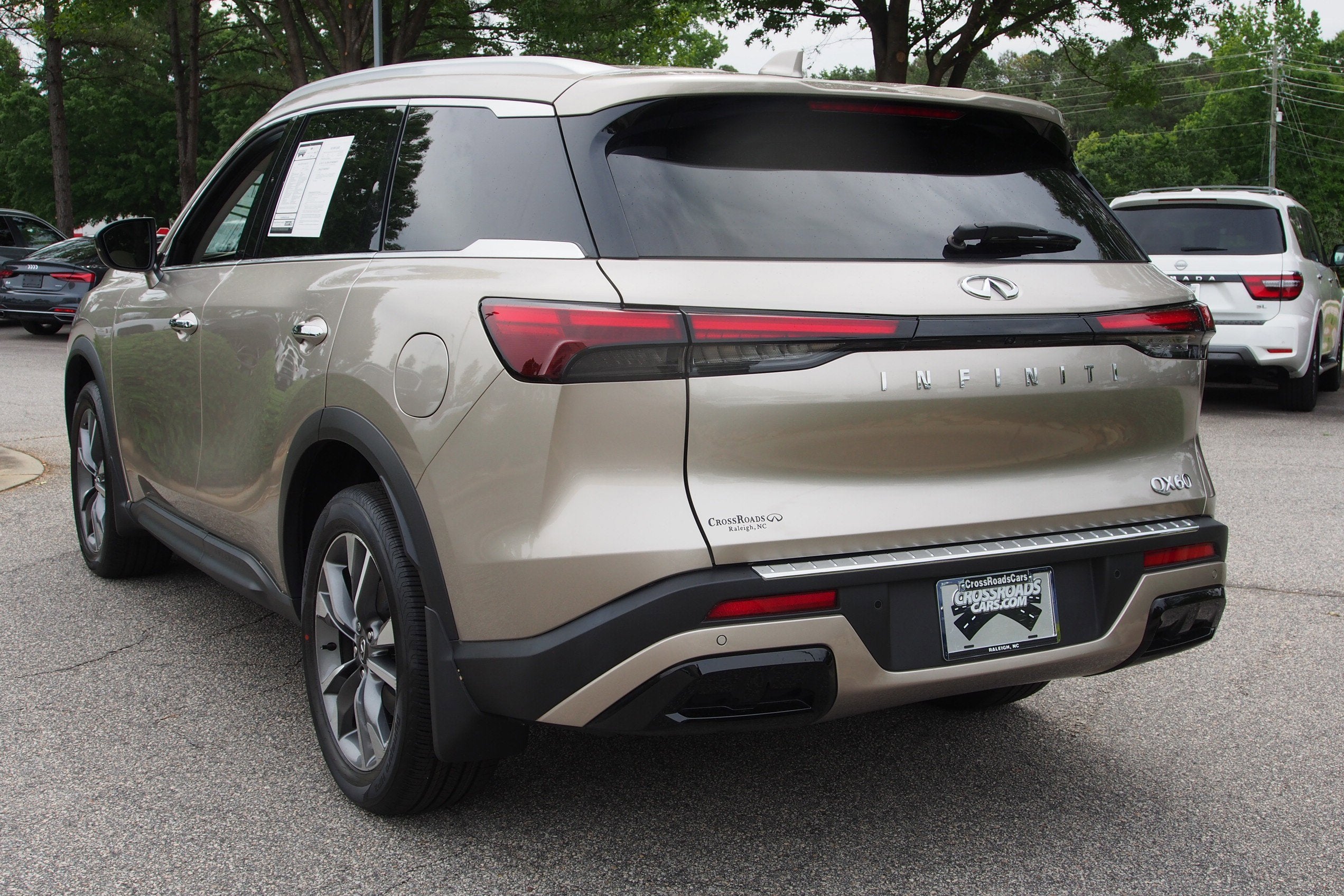 2024 INFINITI QX60 LUXE