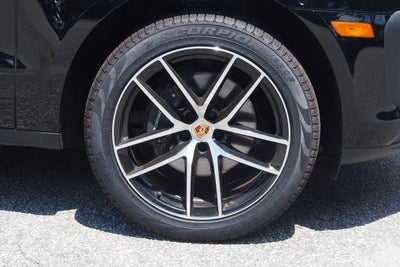 2023 Porsche Macan Base