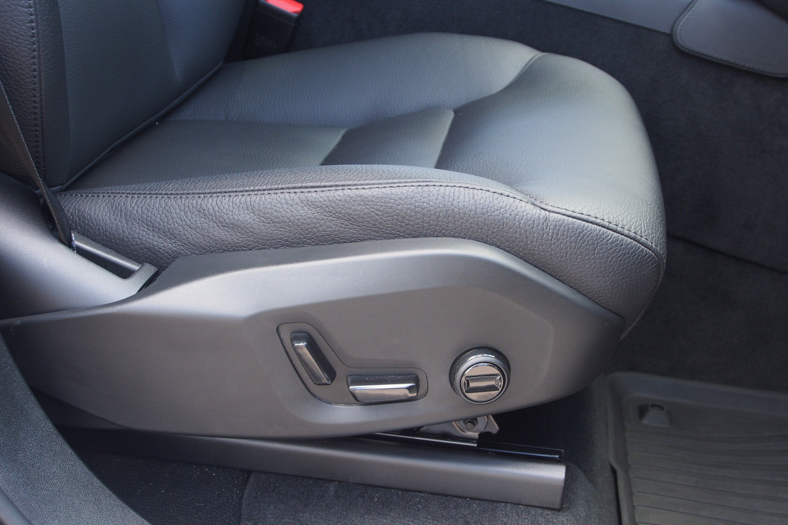 2024 Volvo XC90 Plus Bright Theme