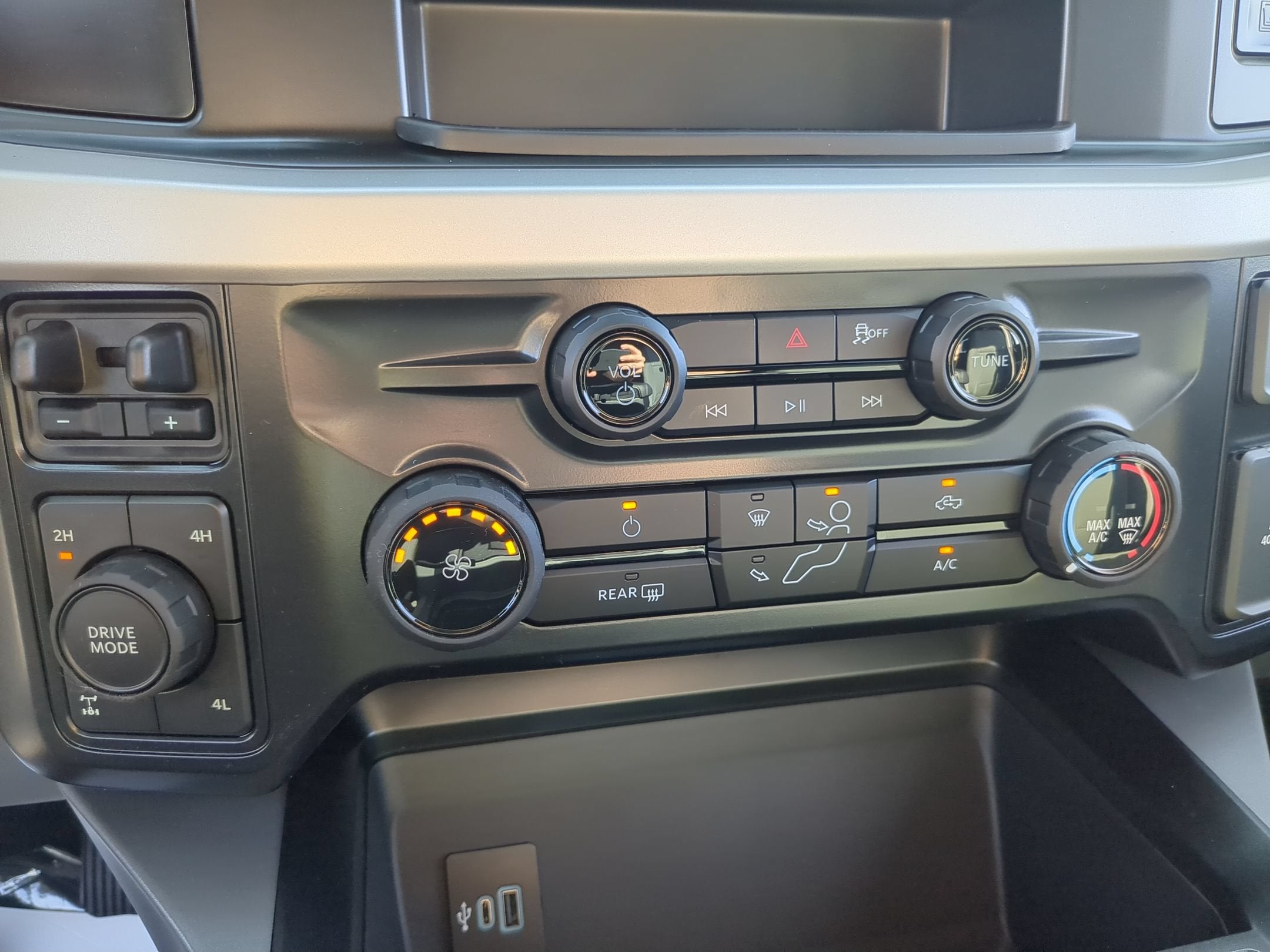 2027 Ford Super Duty F-250 SRW XLT