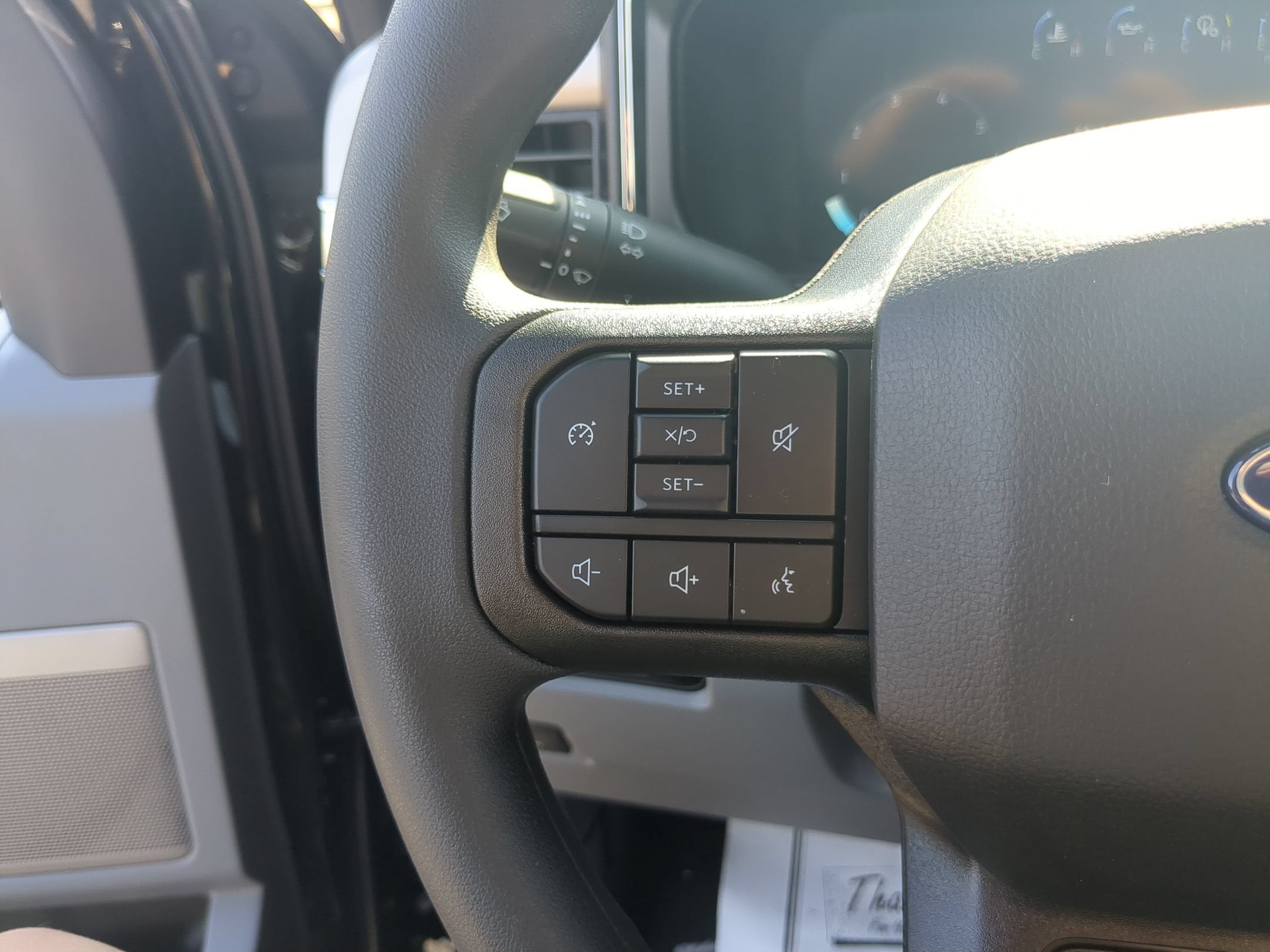 2027 Ford Super Duty F-350 SRW F-350® XLT