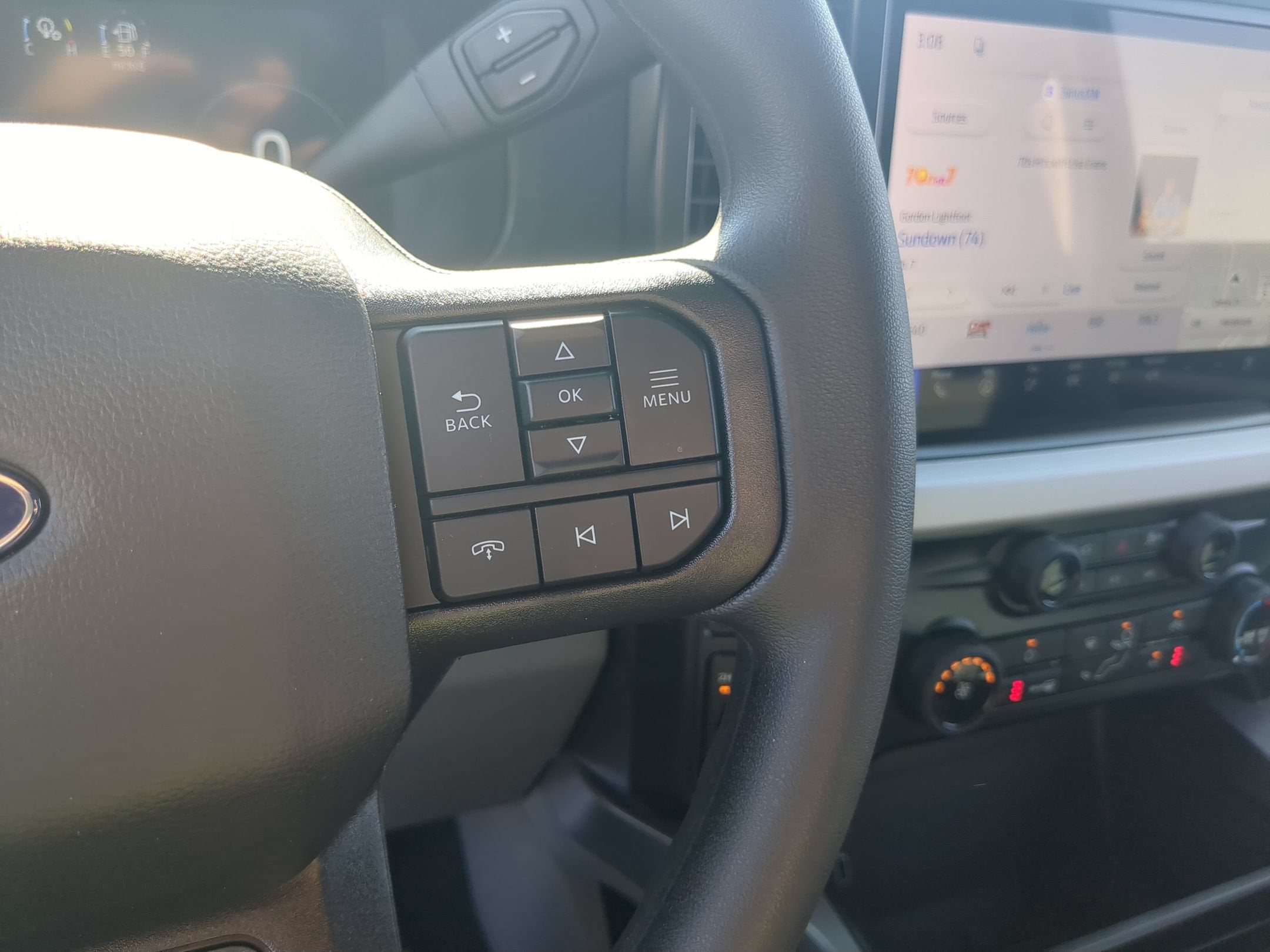 2027 Ford Super Duty F-350 SRW F-350® XLT