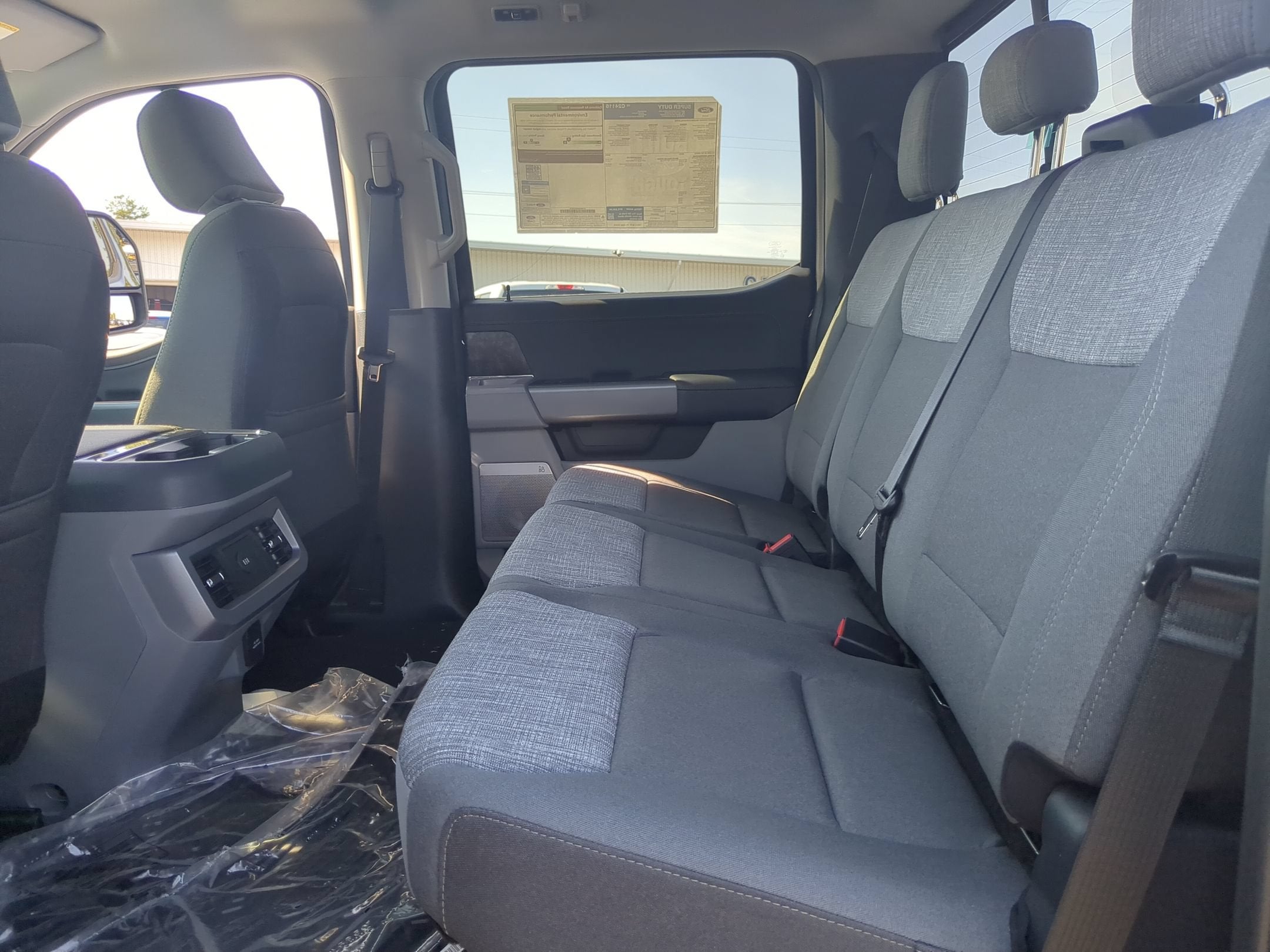 2027 Ford Super Duty F-350 SRW F-350® XLT