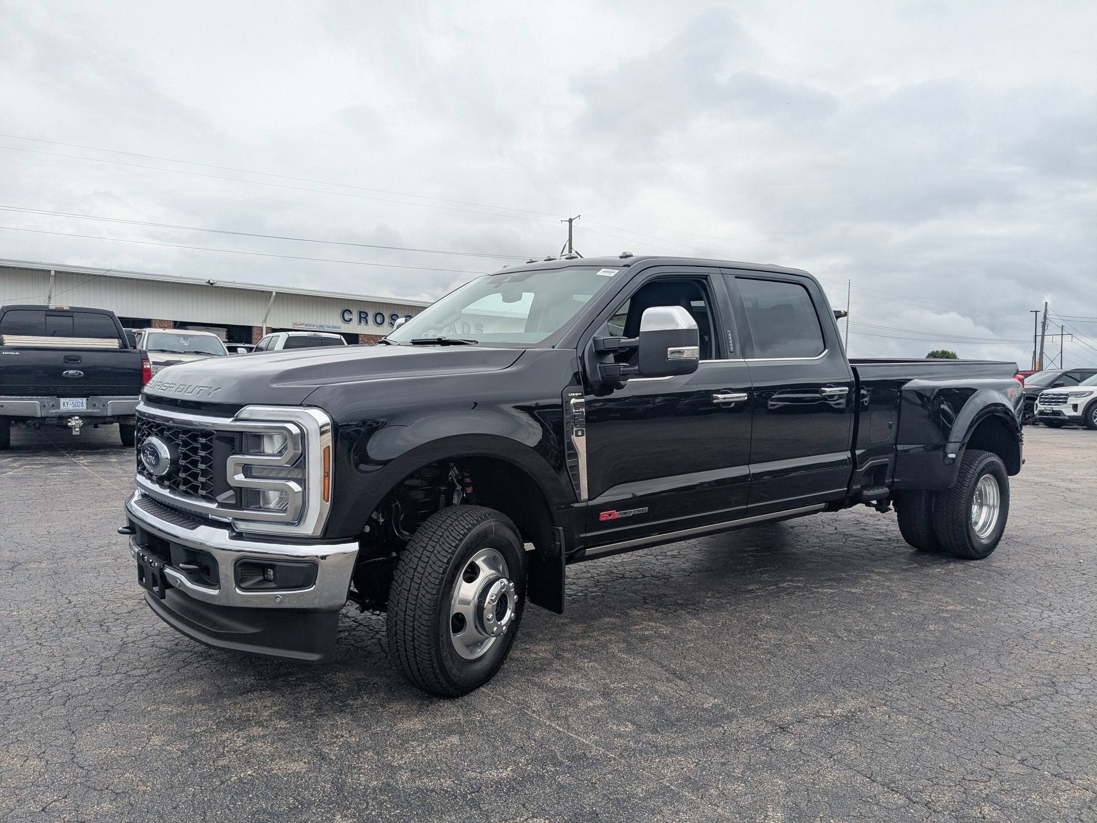 2026 Ford Super Duty F-350 DRW LARIAT