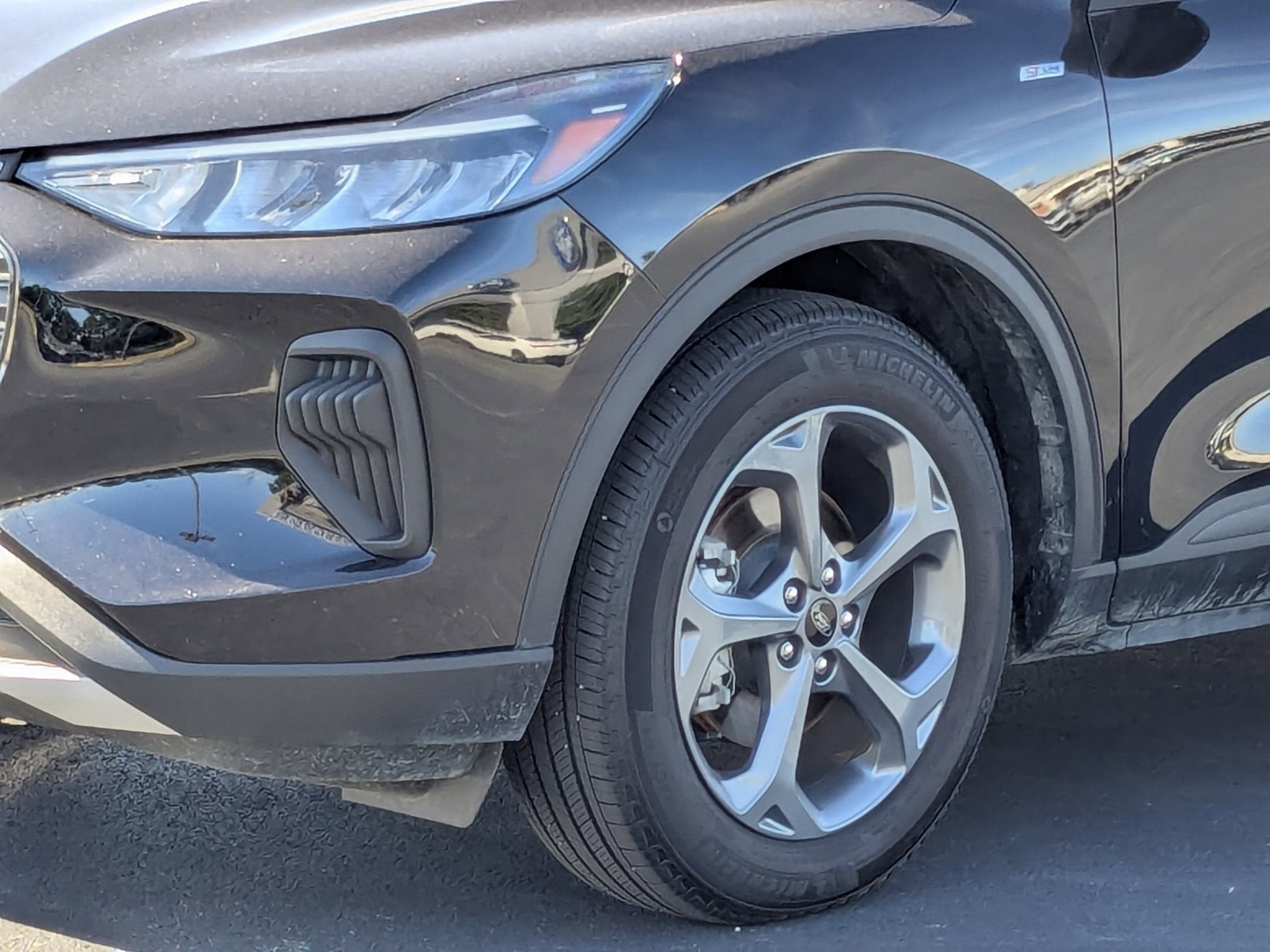 2025 Ford Escape ST-Line - Crossroads Courtesy Demo