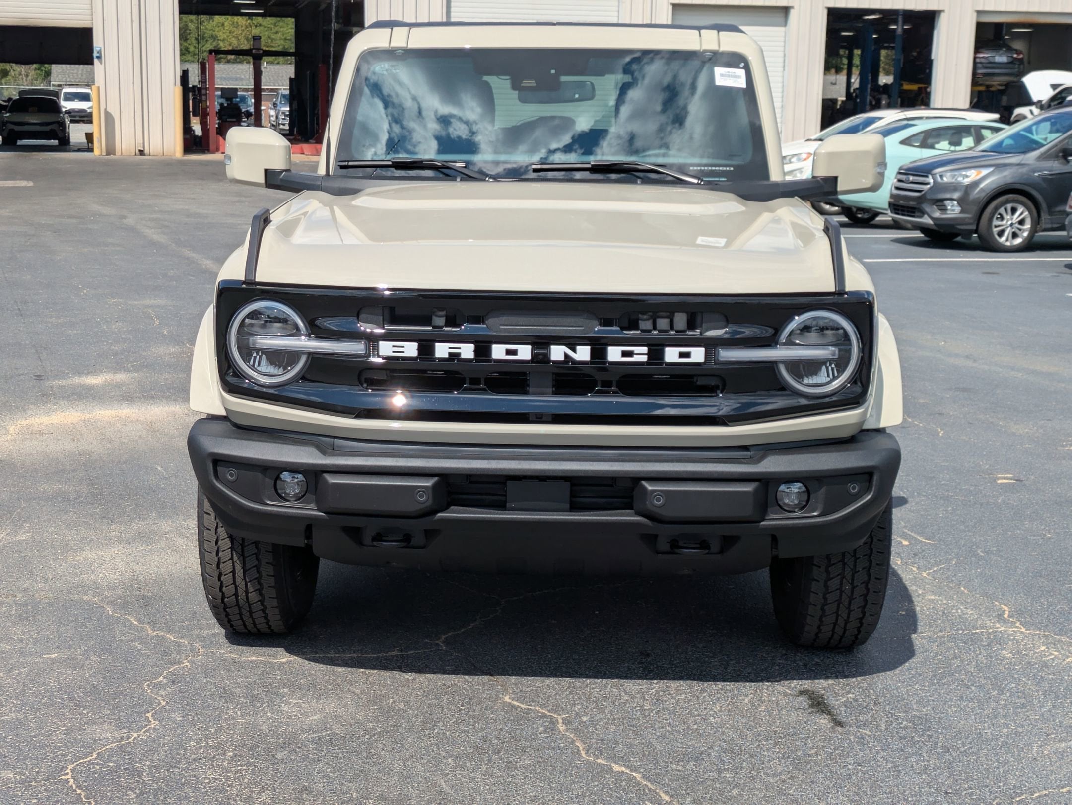 2025 Ford Bronco Outer Banks