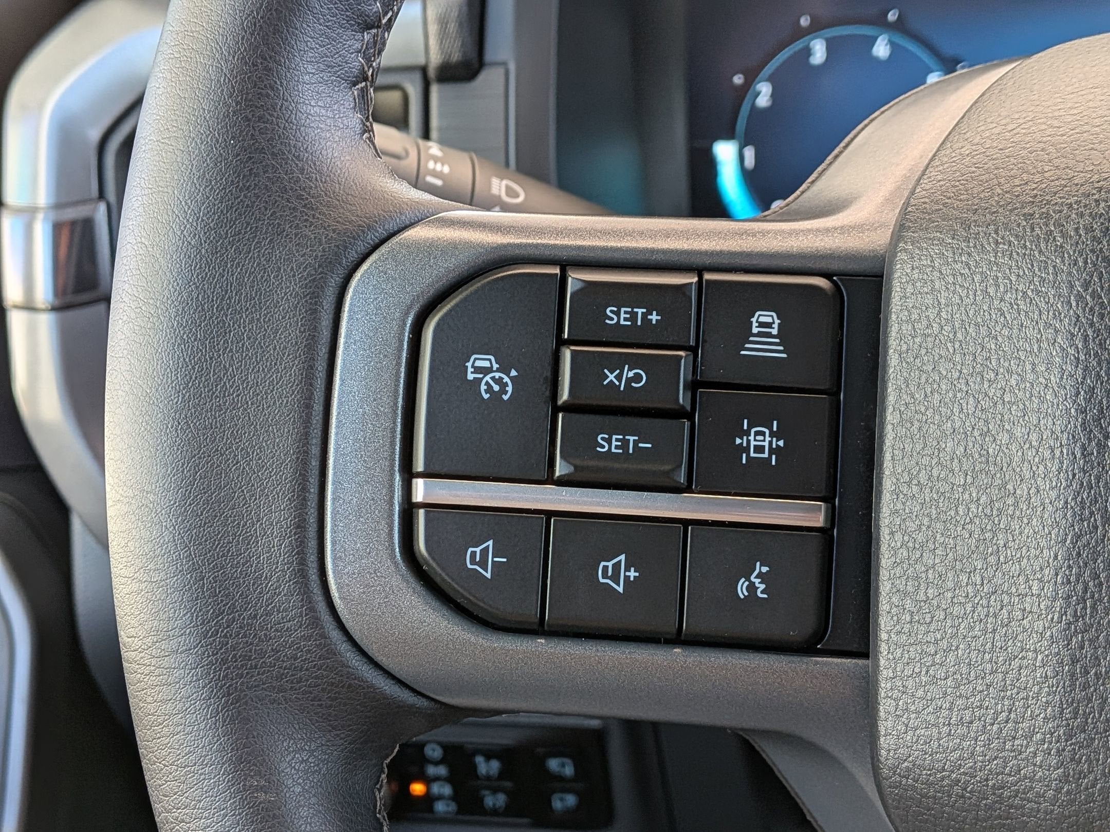 2025 Ford F-150 XLT - Crossroads Courtesy Demo