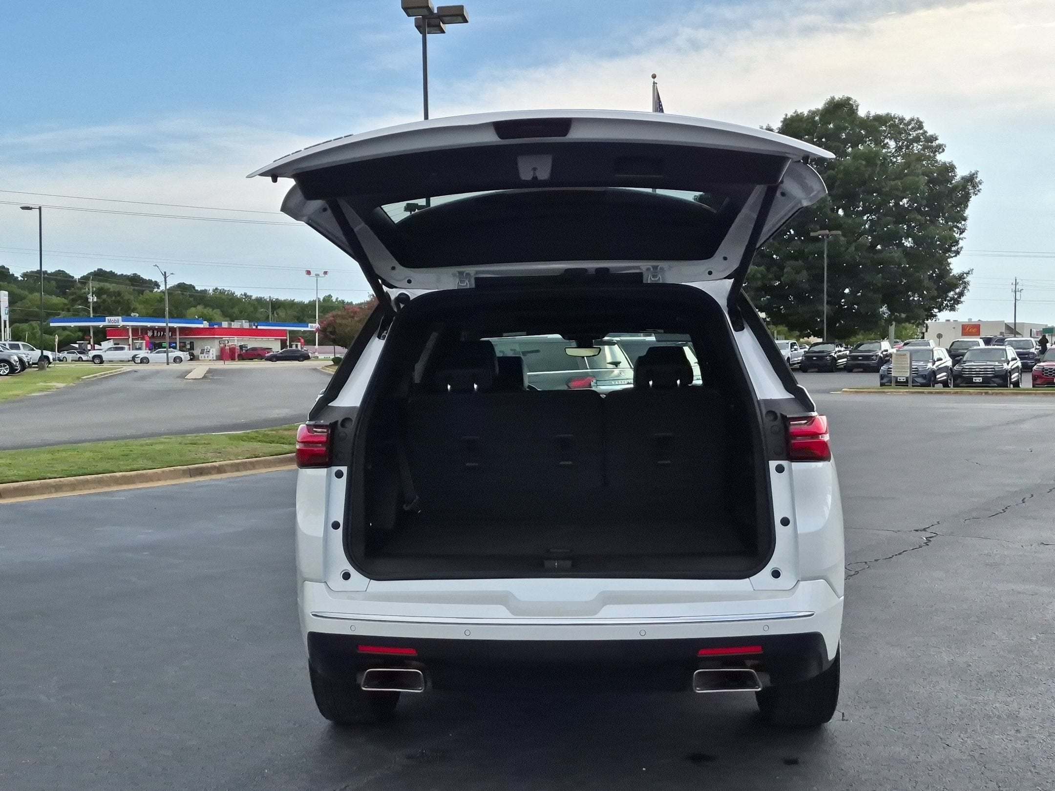 2023 Chevrolet Traverse High Country