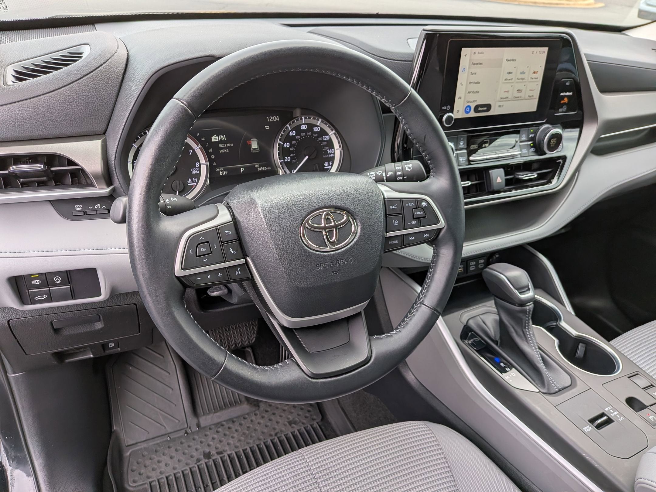 2023 Toyota Highlander LE