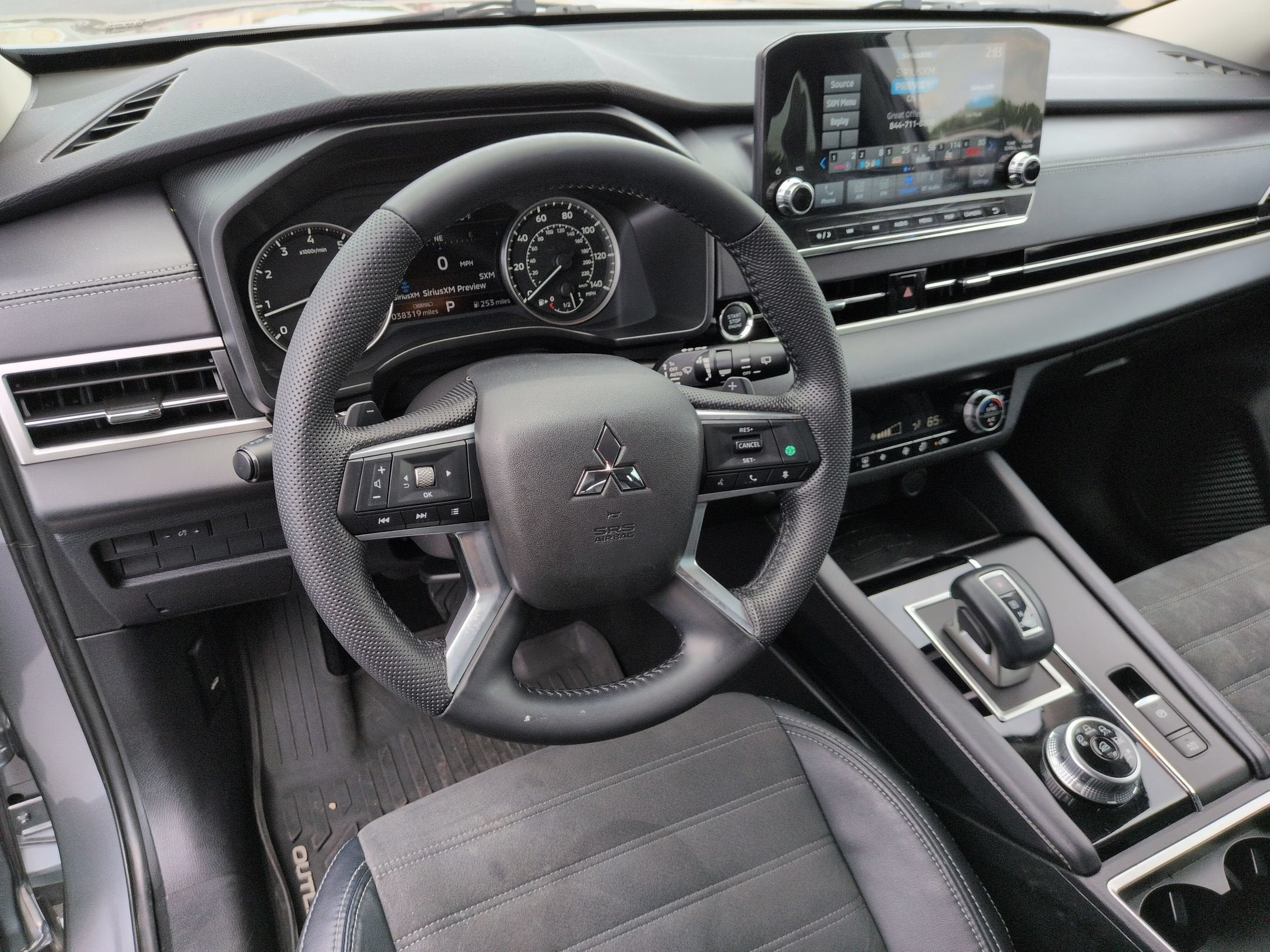 2023 Mitsubishi Outlander SE