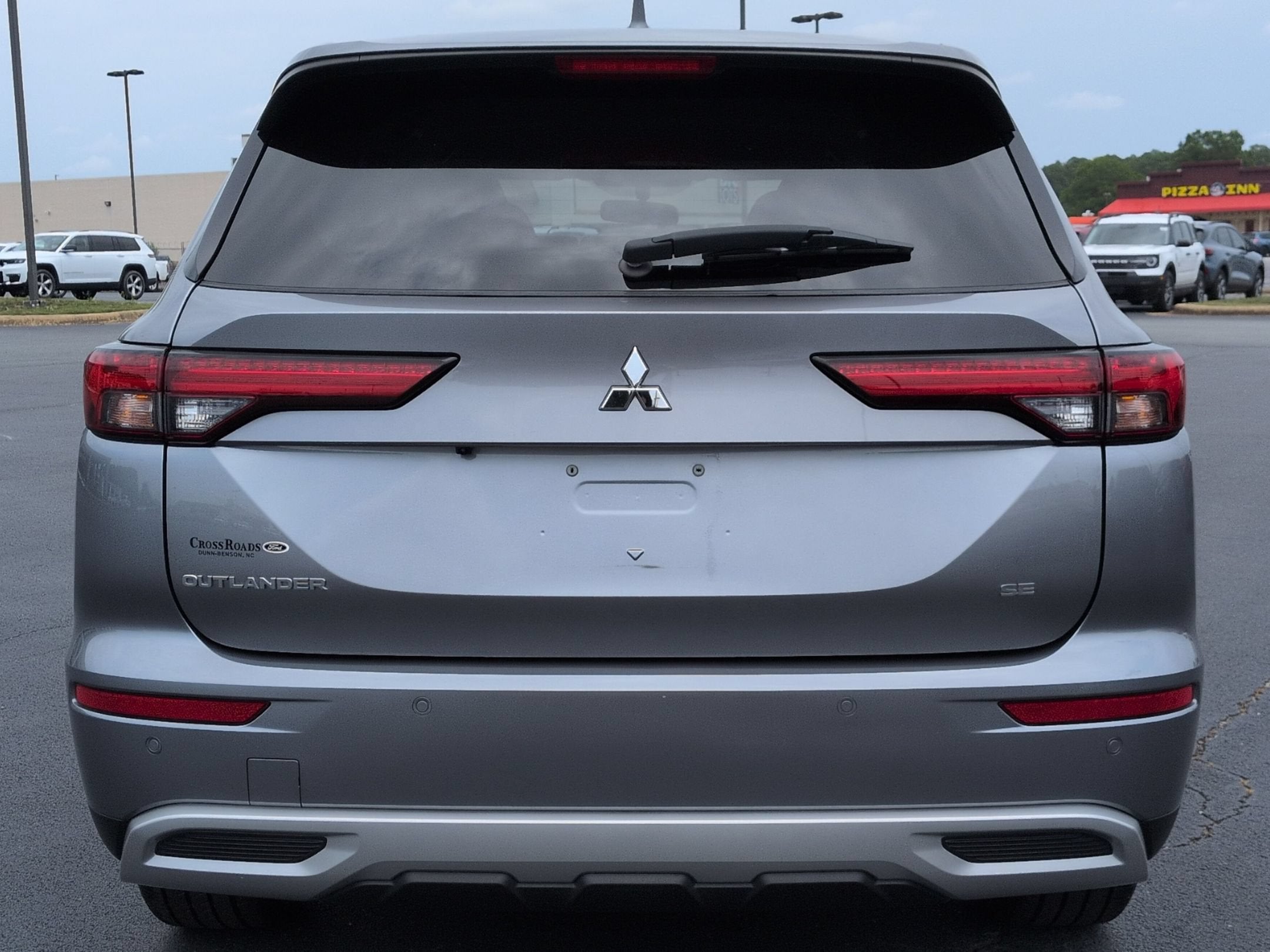 2023 Mitsubishi Outlander SE