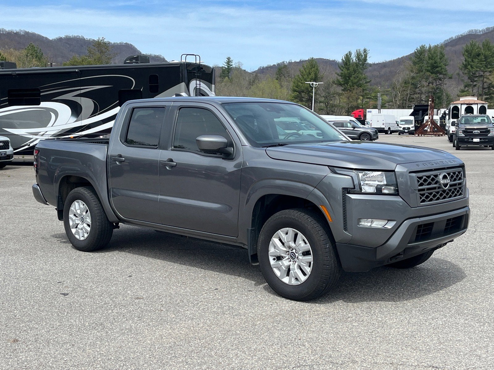 2024 Nissan Frontier SV