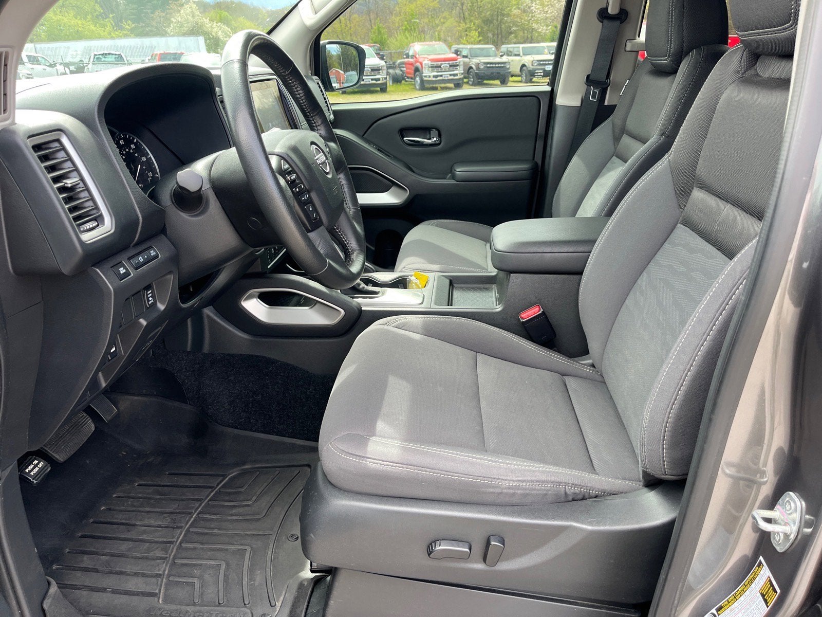 2024 Nissan Frontier SV